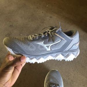 Brand new without box women’s mizuno wave horizon 5 size 9